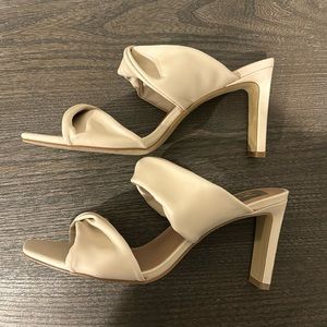 Dolce Vita size 7.5 cream